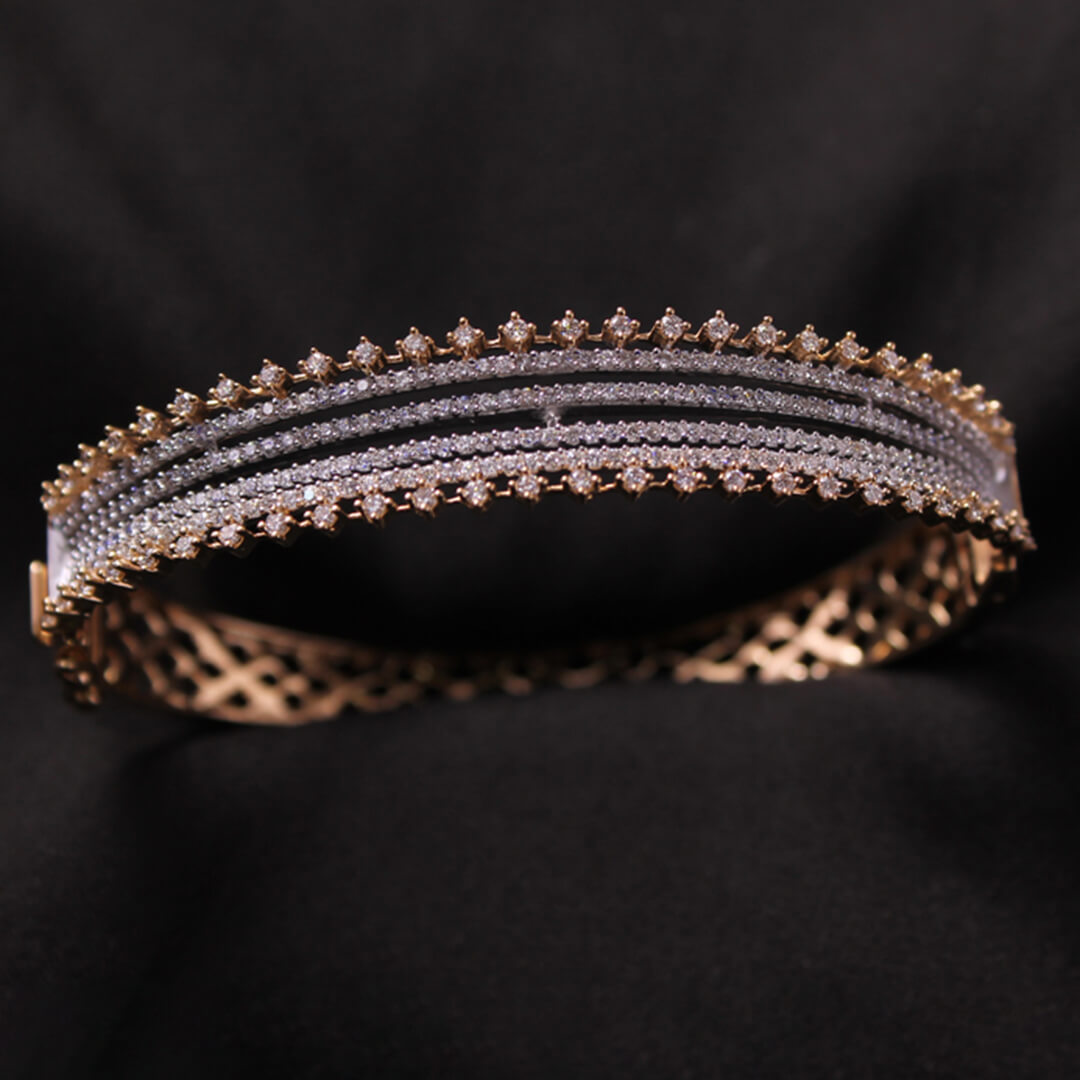 Edgy Twill Diamond Bracelet with Free Gold Coin