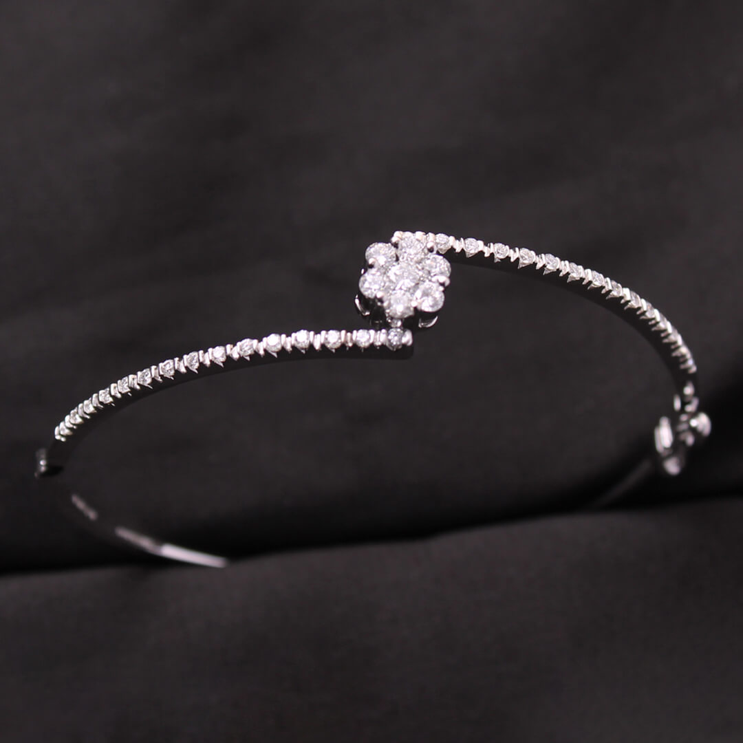 Blooming Diamond Charm Bracelet