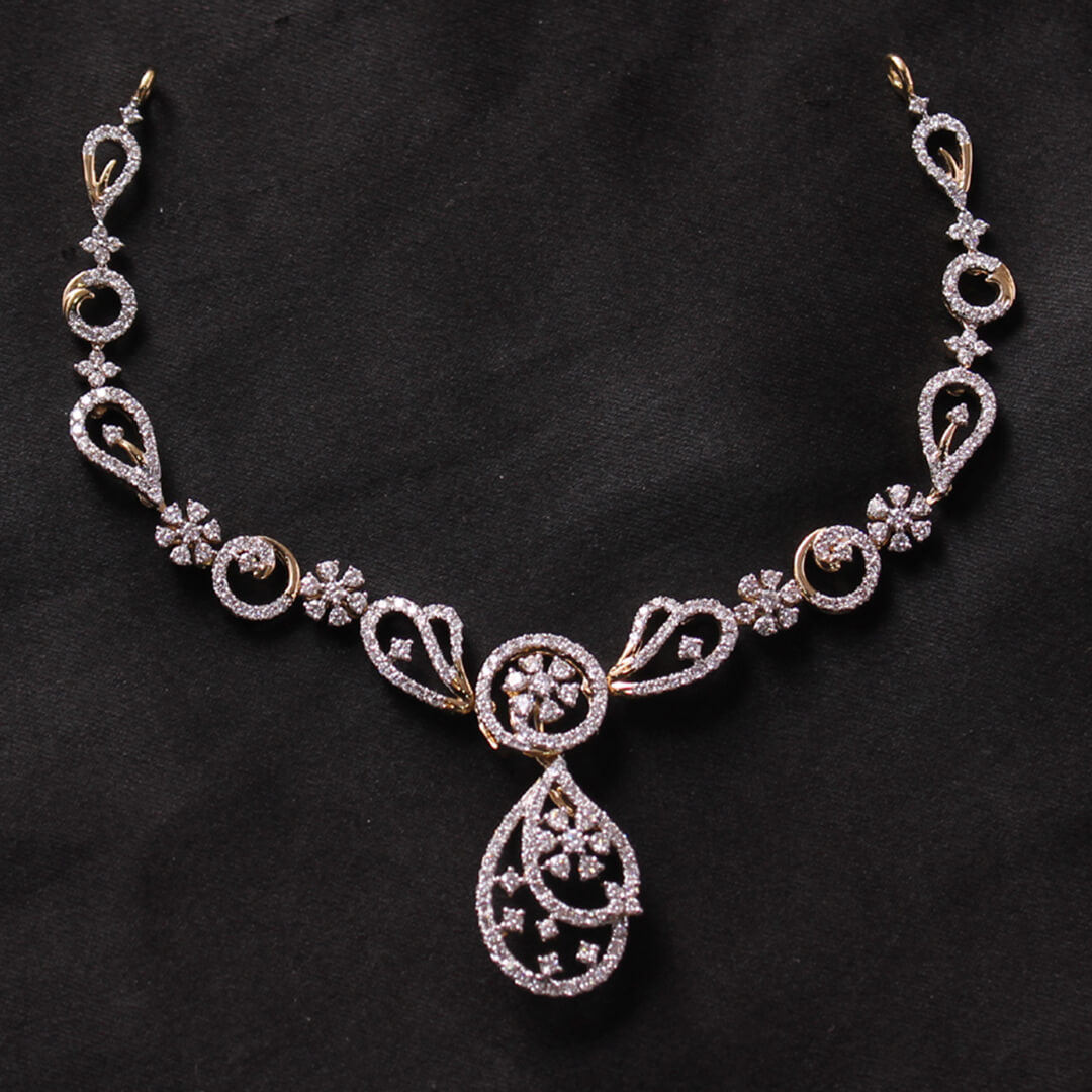 Tiam Diamond Necklace